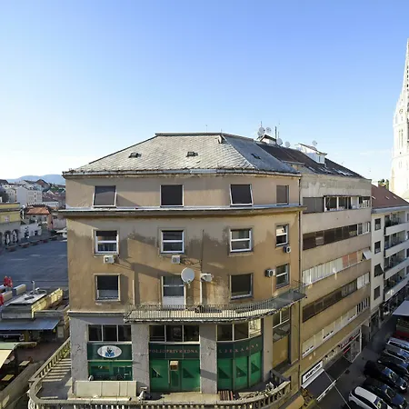 Apartment Main Square